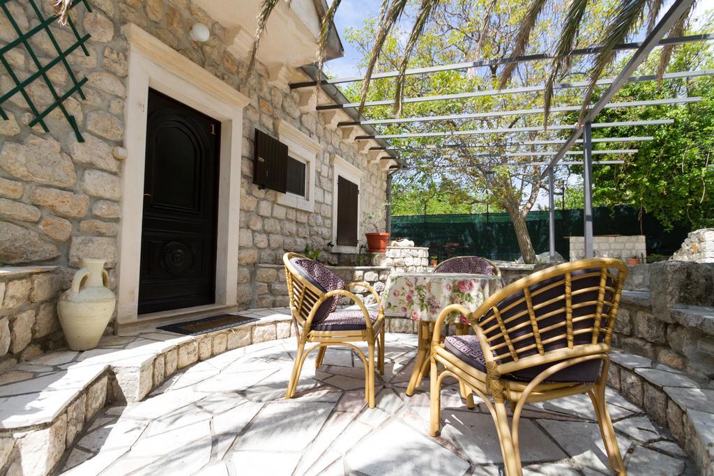 Hill Apartments Котор Экстерьер фото