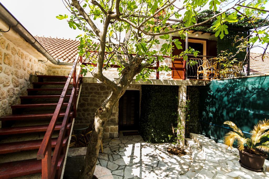 Hill Apartments Котор Экстерьер фото